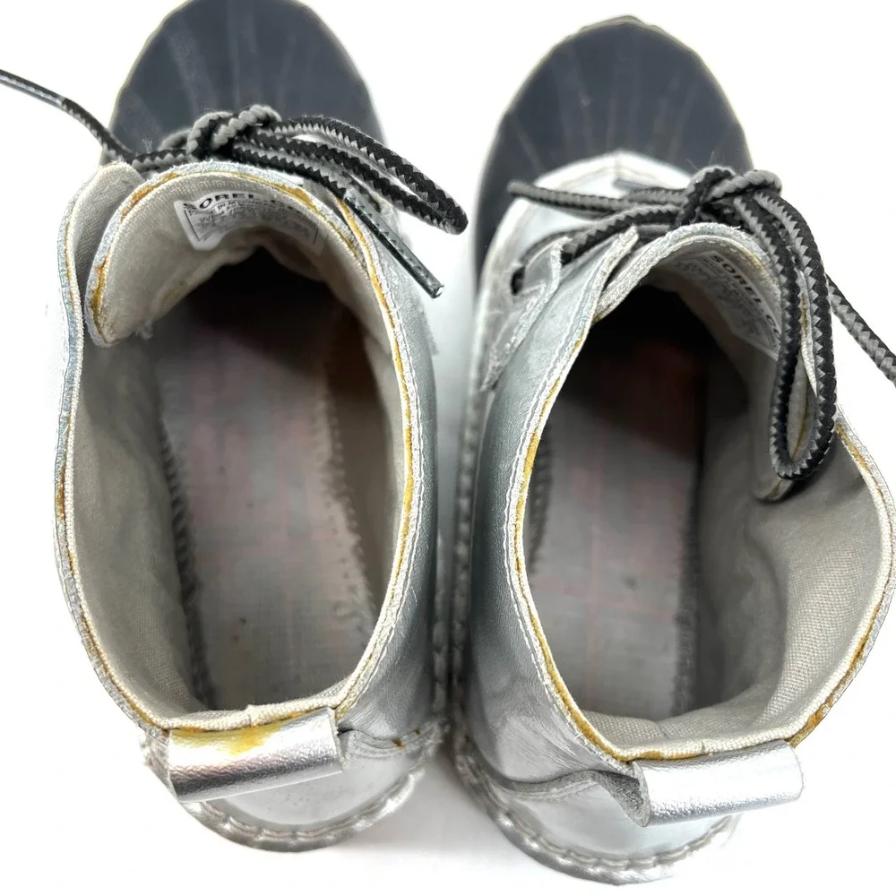 Sorel Women's Out n About Waterproof Winter Boots Silver Black Lace Up Ankle 9.5